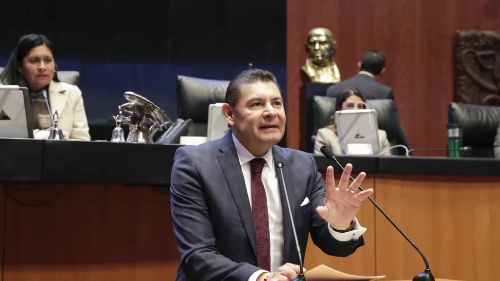 Alejandro Armenta pone el dedo en la llaga: va contra el estrés laboral