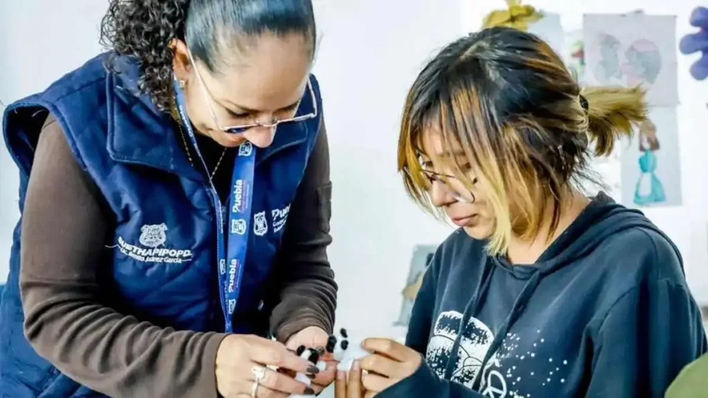 "Jóvenes con rumbo" Bachillerato gratuito del SMDIF de Puebla