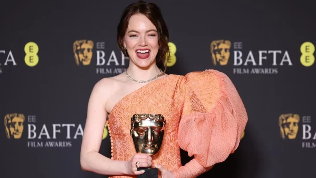 Emma Stone ganó el premio a mejor actriz por su participación en Poor Things