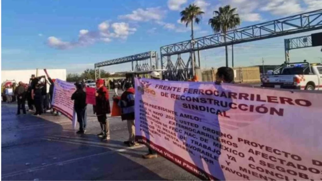 Ferrocarrileros exigen respuestas a López Obrador