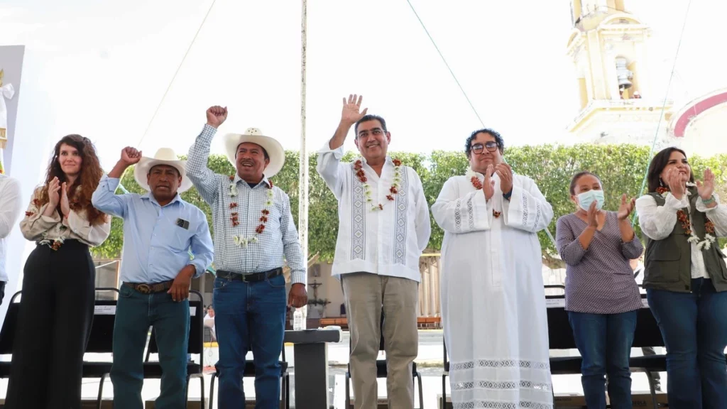 Gobierno de Puebla rescata infraestructura educativa y edificios históricos