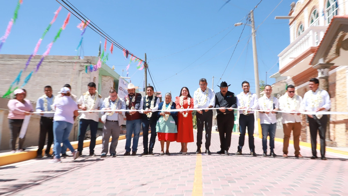 Sergio Salomón inauguró calle Hidalgo, mejorando calidad de vida en Los Reyes de Juárez