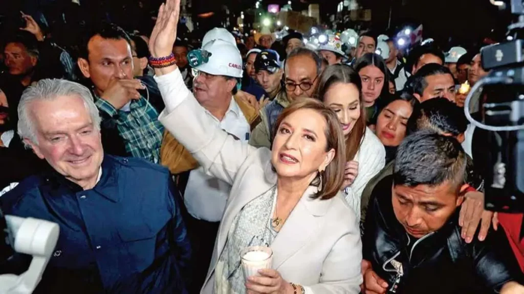 Arranque de campaña de Xóchitl Gálvez: caminata nocturna por la paz