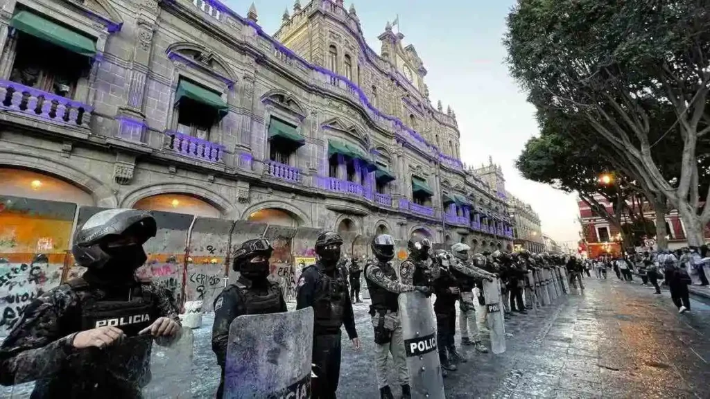 Ayuntamiento olvida informar que detuvieron a reporteros y manifestantes en el 8M