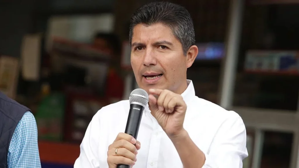 ¿Qué pasó con el reporte de gastos de campaña de Eduardo Rivera? ¿Lo olvidó?