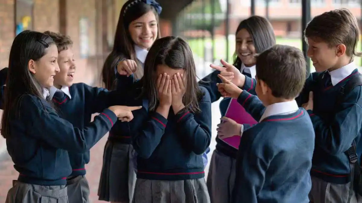 Director de escuela amenaza a jóvenes tras caso de bullying en Tochtepec