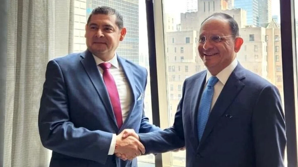 Alejandro Armenta se reúne con el Cónsul Jorge Islas en Nueva York