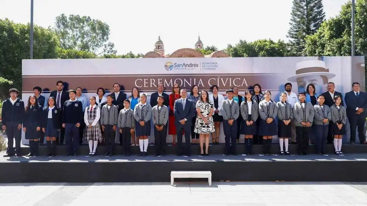 Encabeza Mundo Tlatehui Ceremonia Cívica en San Andrés Cholula