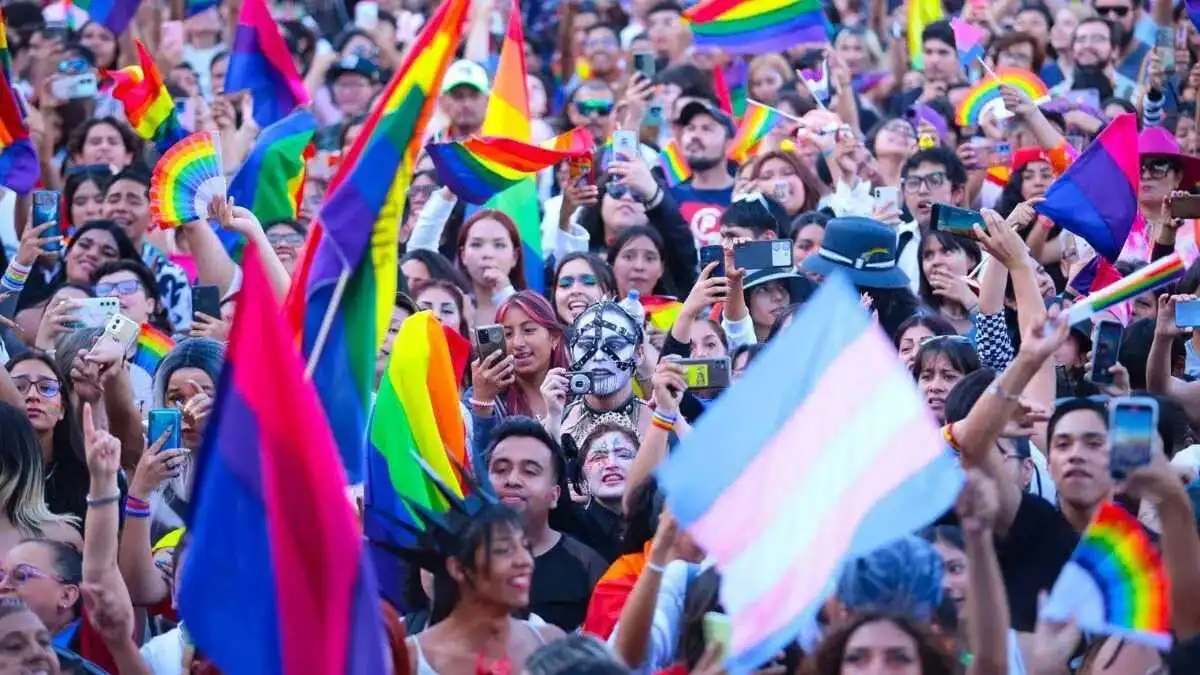 Día del Orgullo LGBT ¡Celebrando la resistencia y resiliencia!