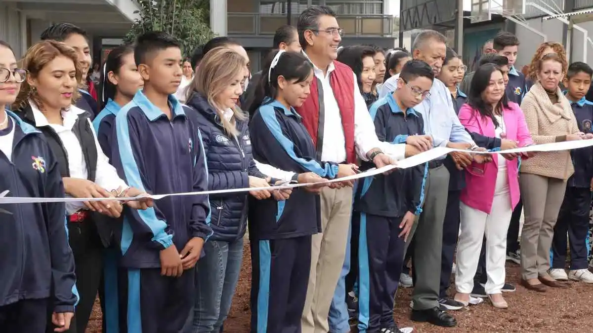 En Puebla, la educación es primero: Sergio Salomón