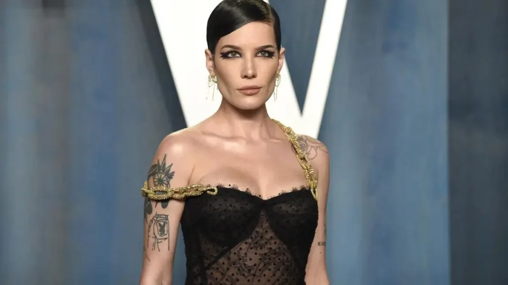 Halsey anuncia un nuevo álbum mientras lidia con una enfermedad