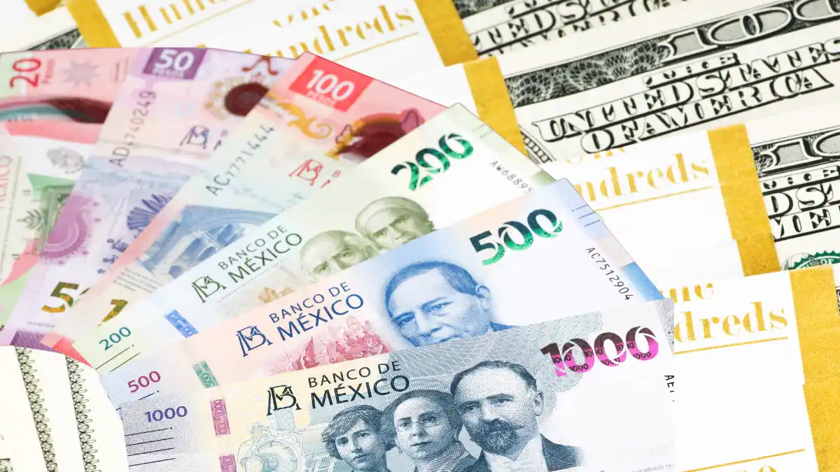 ¿Cuánto es 2 mil dólares en pesos mexicanos?