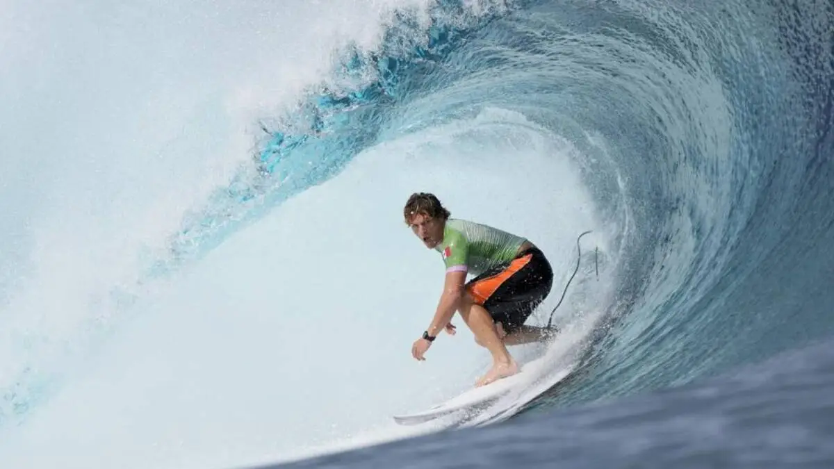 Alan Cleland, surfista mexicano que brilla en los Juegos Olímpicos