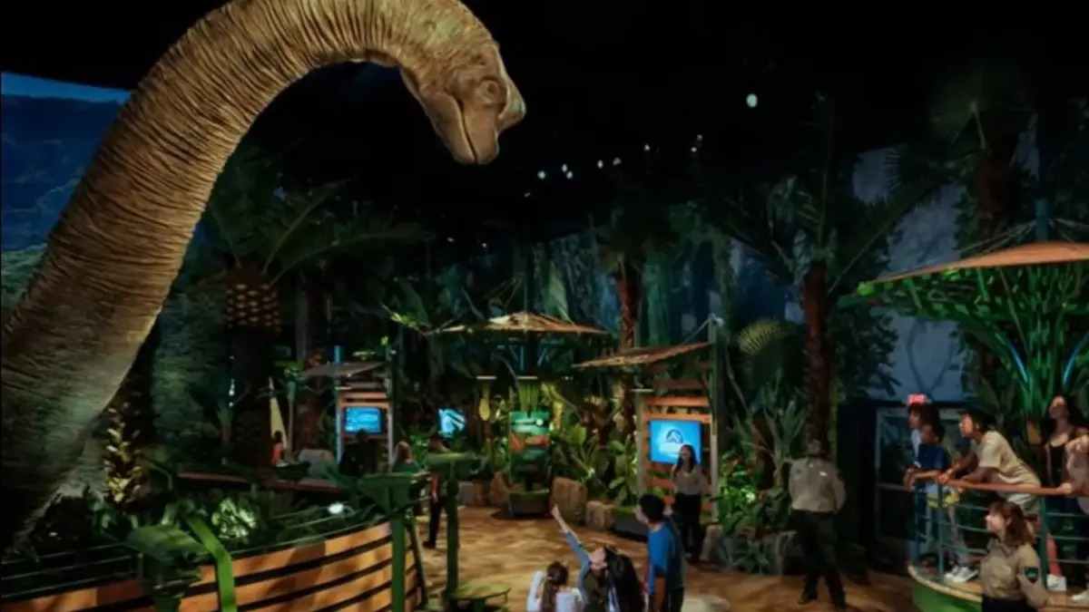 Ponen a la venta dinosaurio robado de Perisur: video - Apartado MEX