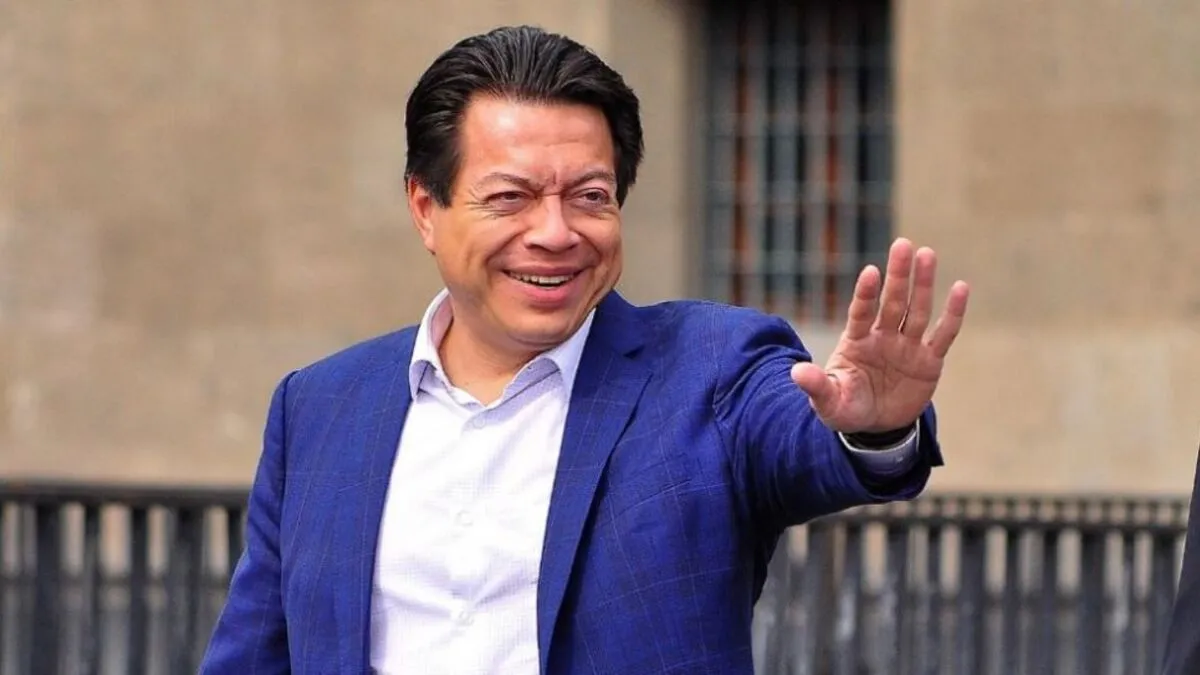 Mario Delgado celebra la despenalización del aborto en Puebla