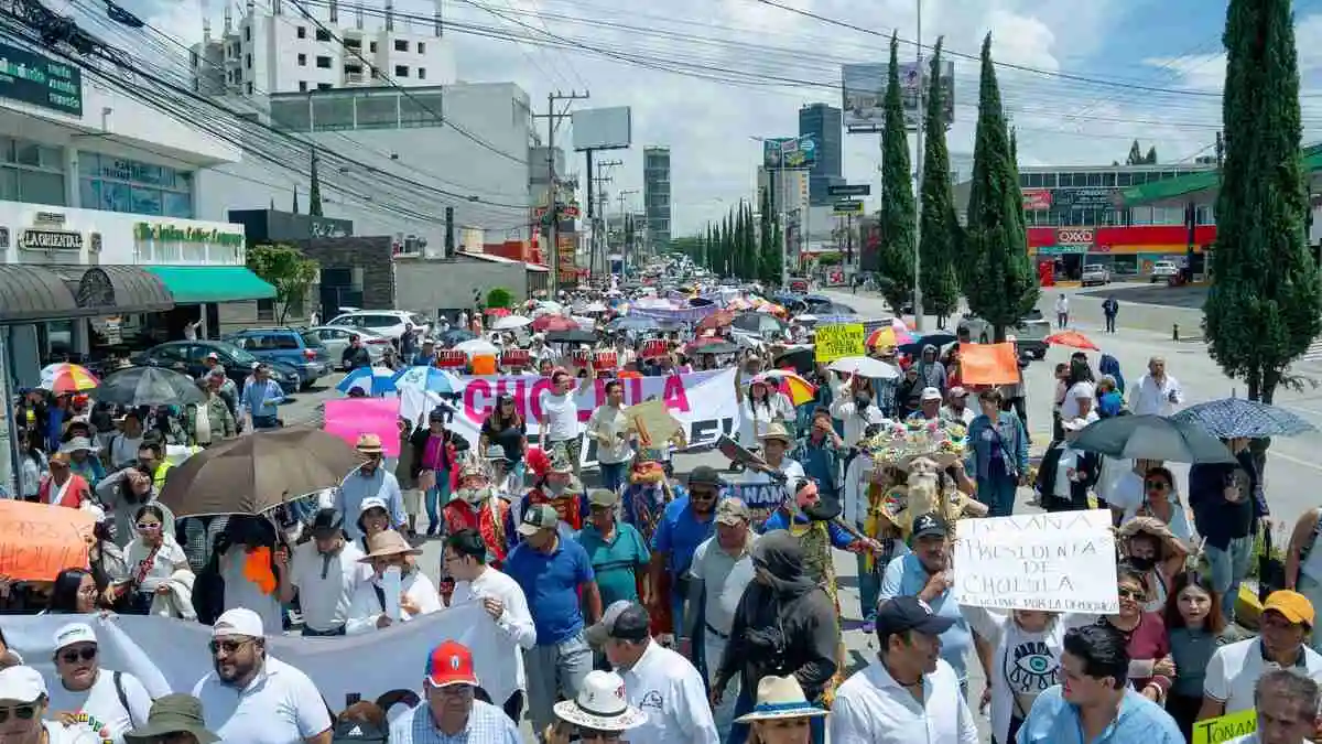 Marcha en Cholula: Roxana Luna lucha por su victoria electoral