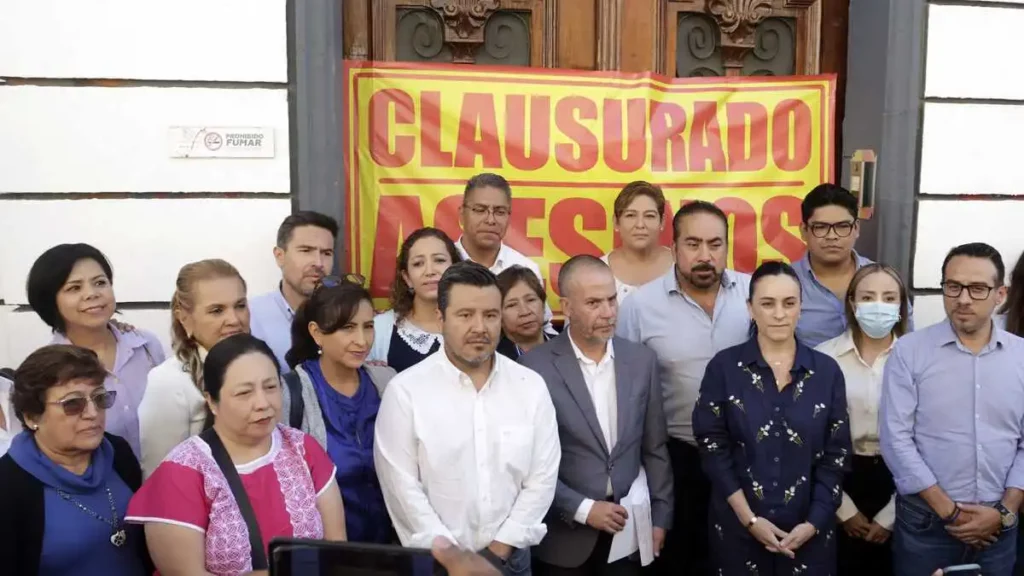 Panistas clausuran Congreso ante la despenalización del aborto