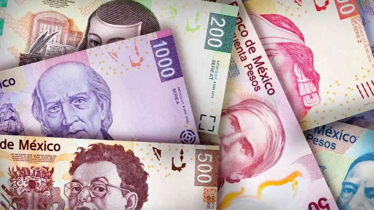 Peso mexicano se recupera este viernes 19 de julio de 2024