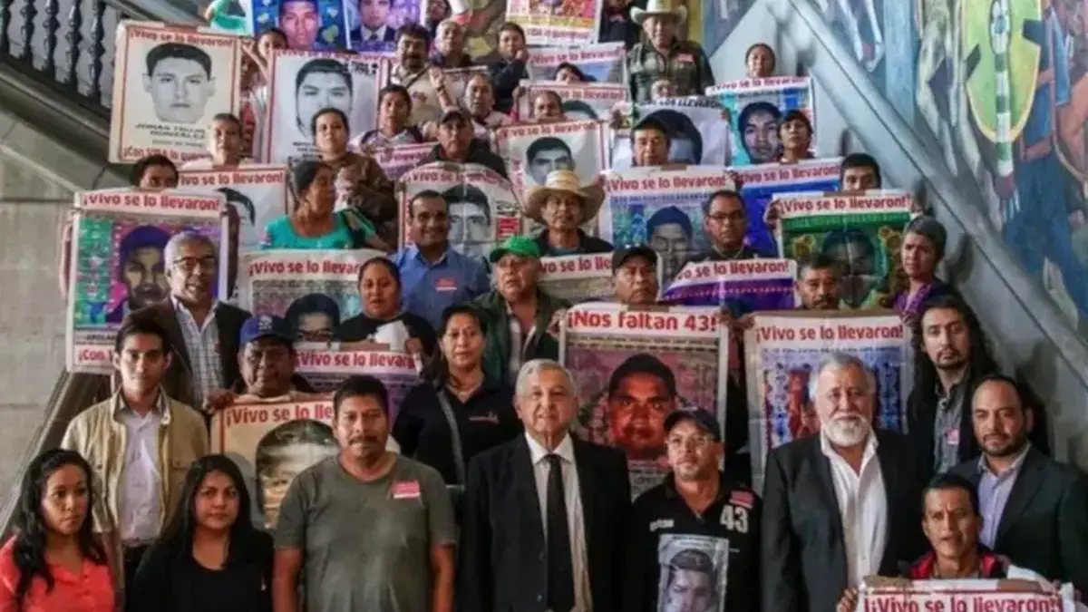 ¿Qué dice la carta que enviaron papás de normalistas de Ayotzinapa a AMLO?