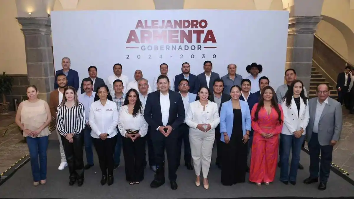 Alejandro Armenta y ediles electos definen proyectos para gestionar en Puebla