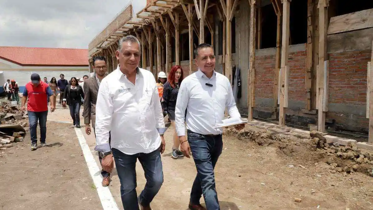 Mundo Tlatehui inspecciona obras en San Andrés Cholula