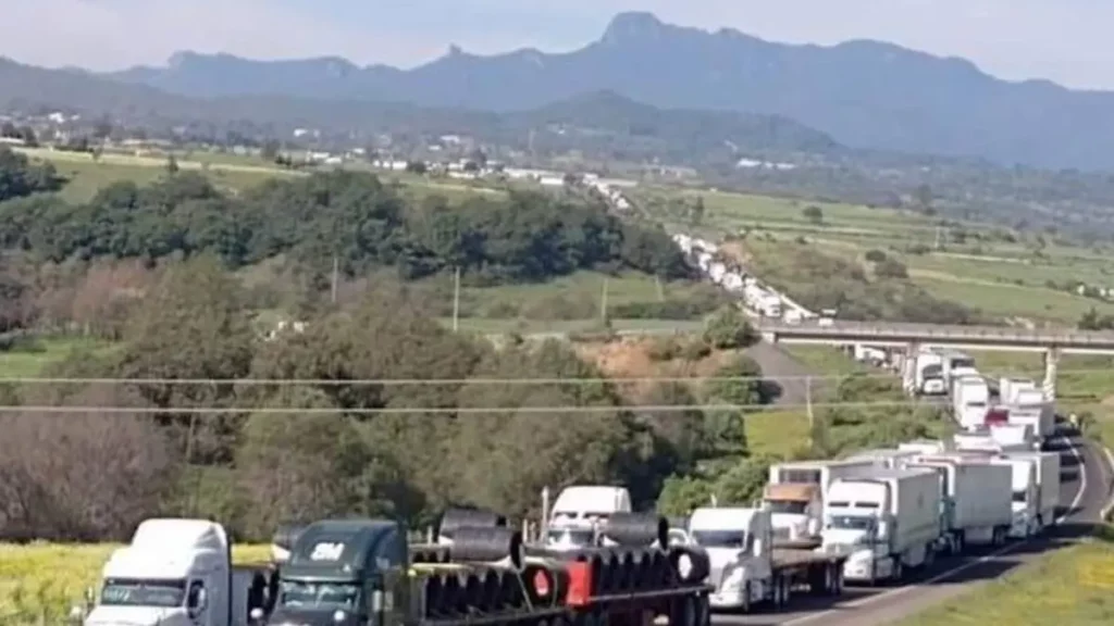 Nuevo bloqueo de ejidatarios, ahora en la Autopista Tlaxco-Tejocotal