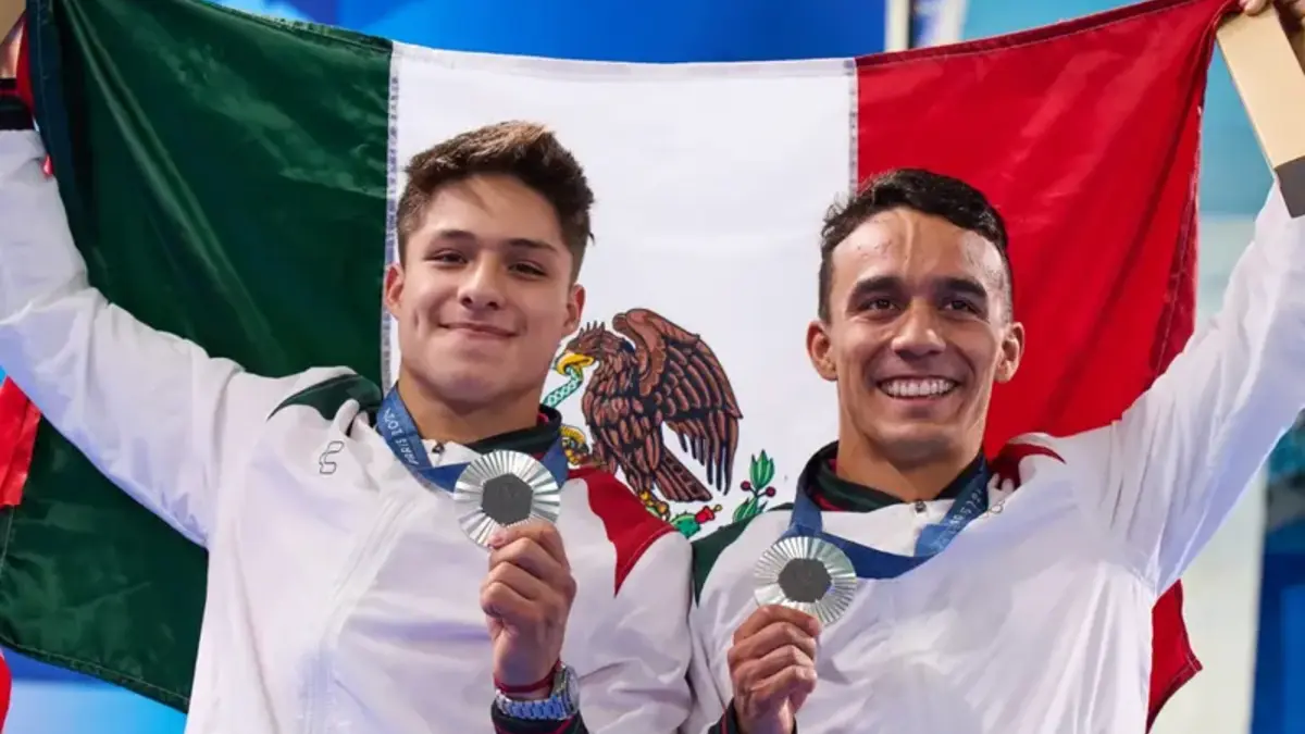 Osmar Olvera y Juan Celaya ganan medalla de plata en París 2024