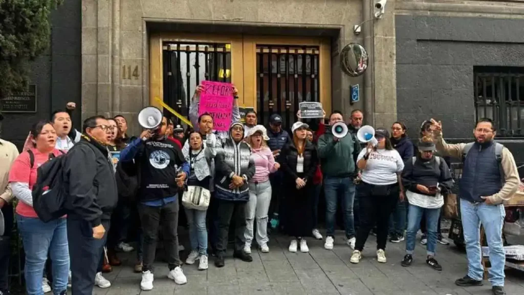 Trabajadores del PJF y de la SCJN cierran accesos al Alto Tribunal ante Reforma Judicial