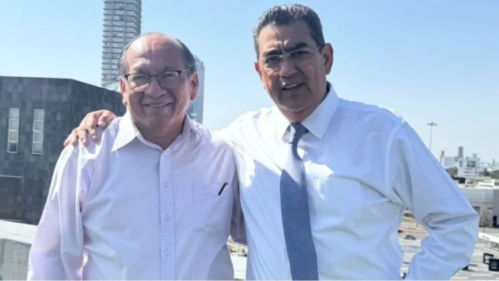 Samuel Aguilar Pala y Sergio Salomón Céspedes, gobernador de Puebla