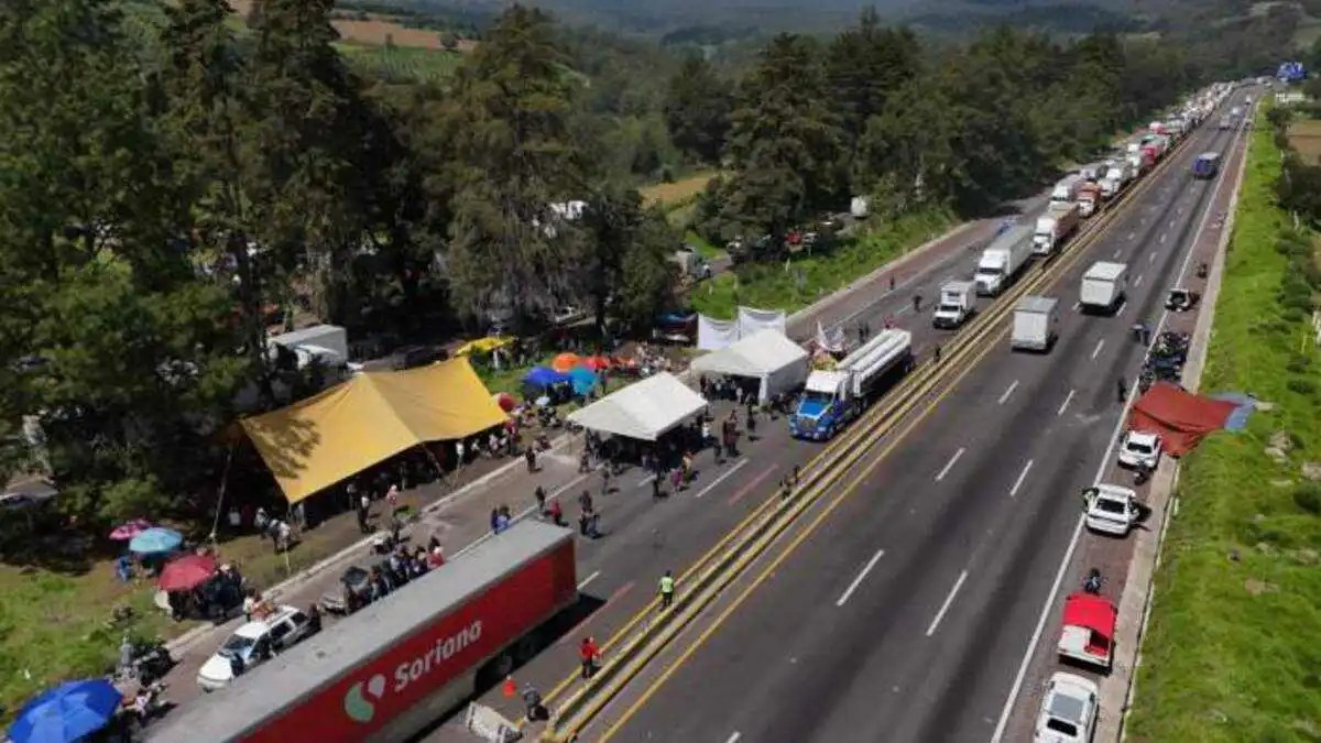 ¿Ya liberaron la autopista México-Puebla? Ejidatarios negocian