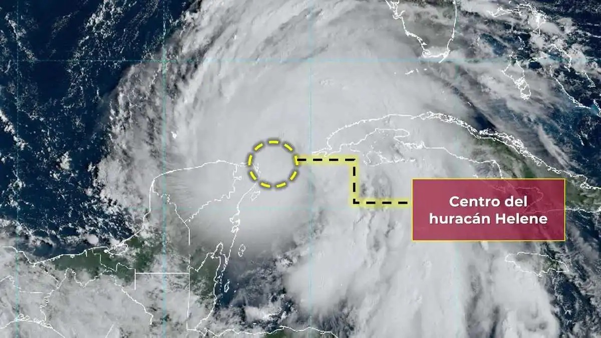 "Helene" se convierte en huracán categoría 1 en su paso por Quintana Roo