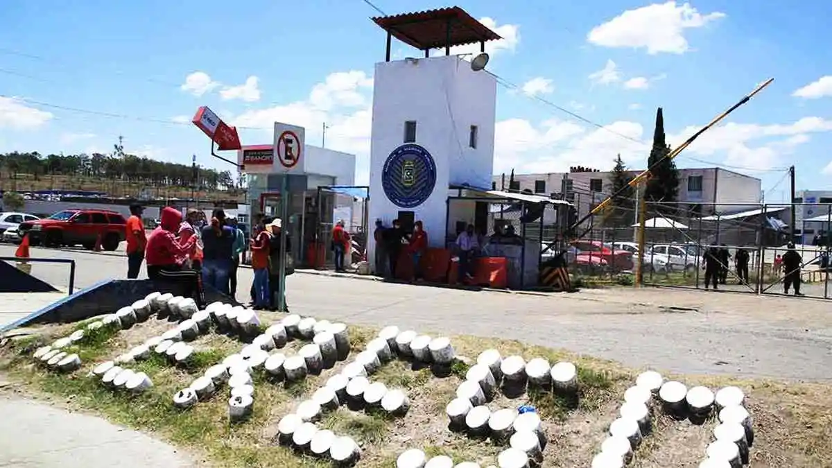 Exhiben golpiza a reo del Penal de San Miguel