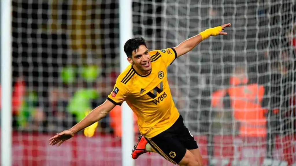 ¡Llegó el 100! Raúl Jiménez marcó con Fulham y alcanzó el centenar de goles en Europa