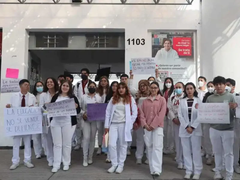 Alumnos de la Facultad de Medicina de la UPAEP inician paro por mejoras en la enseñanza