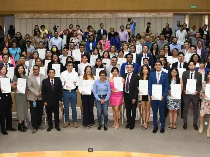 245 Egresados de la BUAP reciben el Premio Ceneval