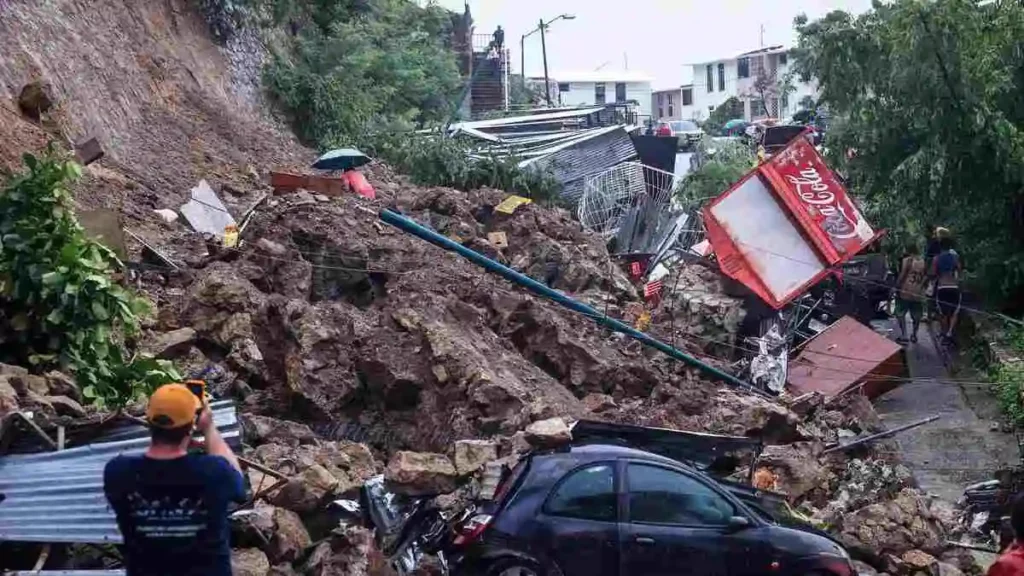 Huracán John deja 24 muertos en México y miles de damnificados