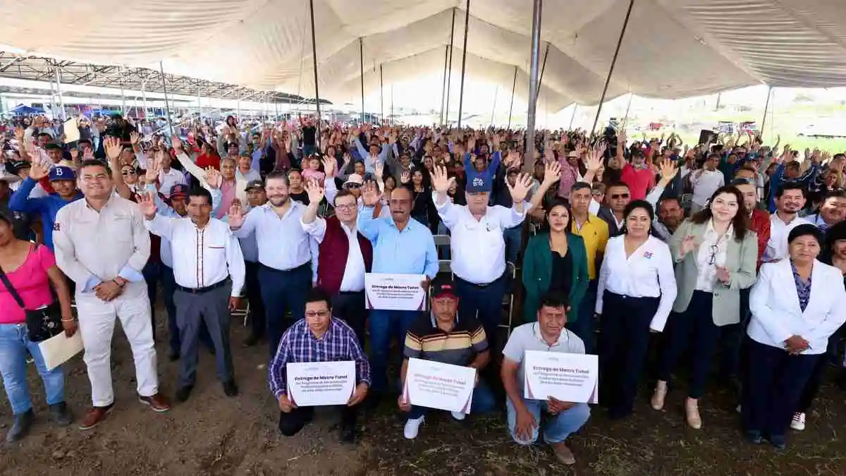 Huejotzingo estrena el mercado Flores del Iztaccíhuatl y carretera