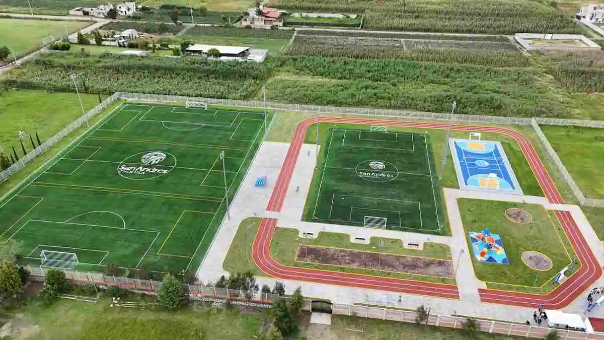 Mundo Tlatehui inaugura el Deportivo de San Antonio Cacalotepec