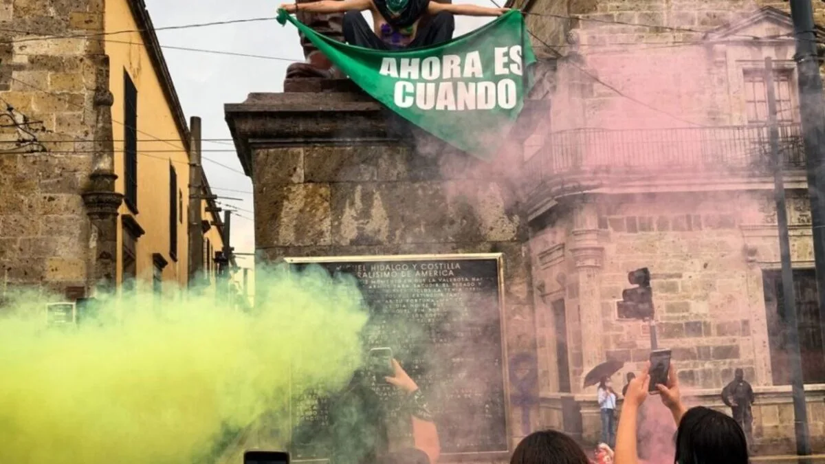 Congreso de Jalisco aprueba despenalización del aborto tras polémica votación