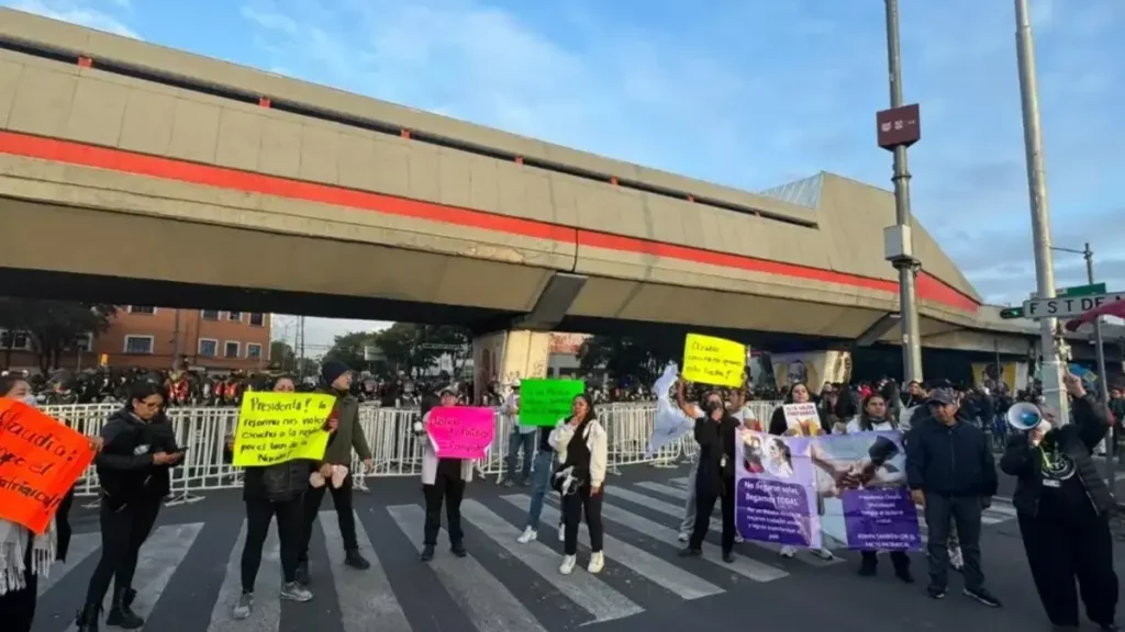 Protestas en la toma de protesta de Claudia Sheinbaum