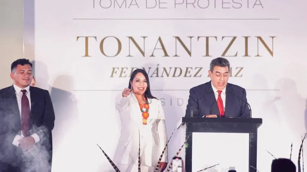 Tonantzin Fernández toma protesta como presidenta municipal de San Pedro Cholula