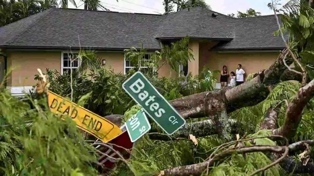 Huracán Milton deja cuatro muertos, inundaciones y apagones