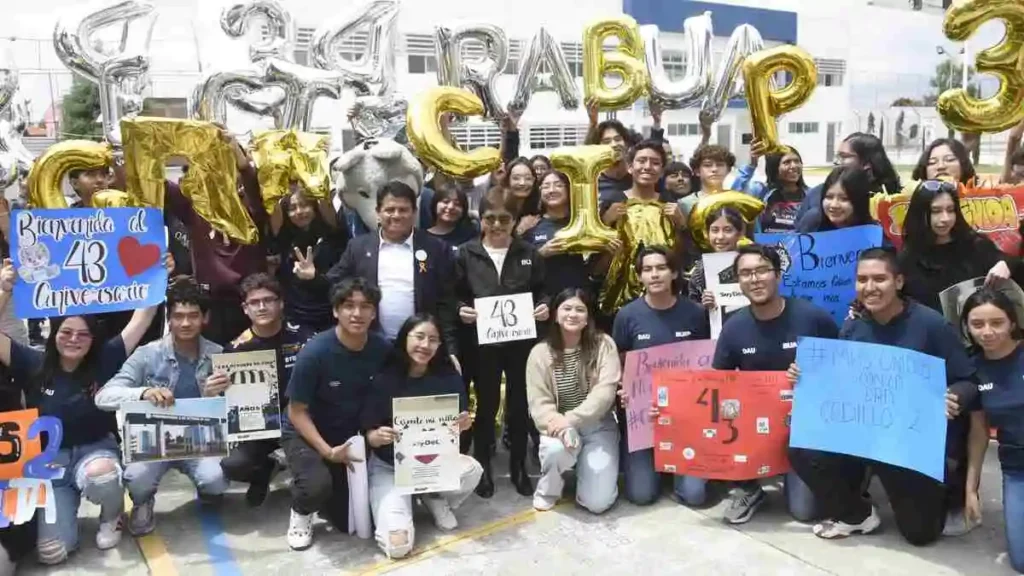 Preparatoria 2 de Octubre BUAP celebra 43 años de excelencia