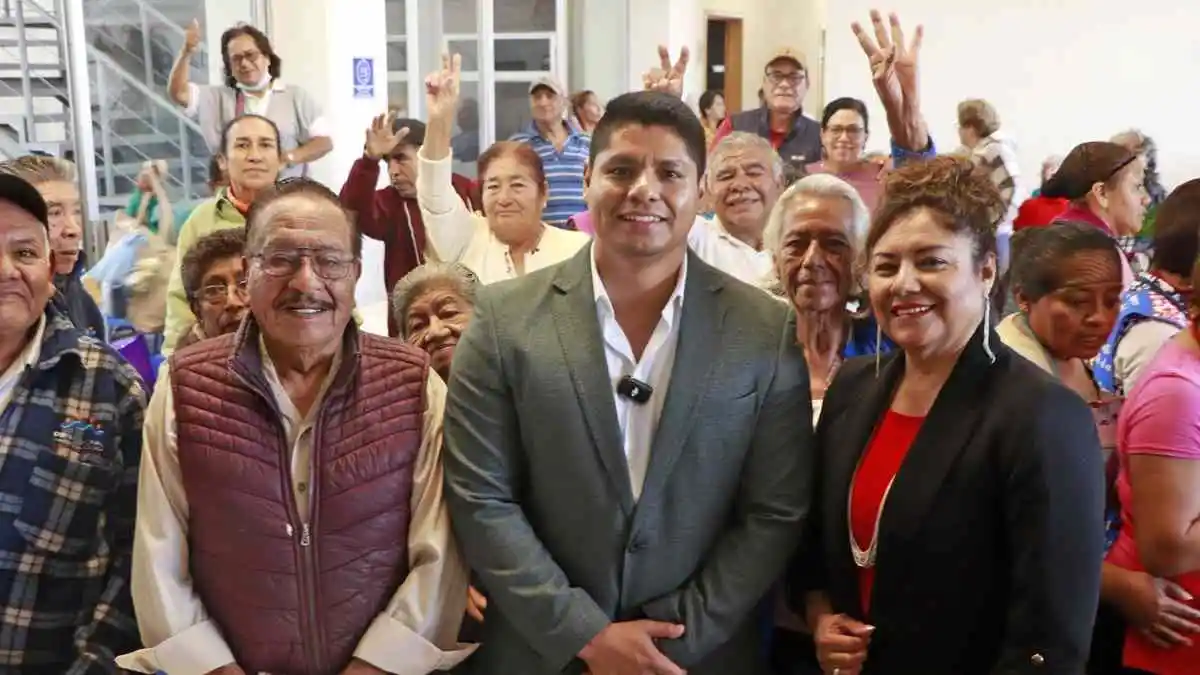 Omar Muñoz visita desayunador del Sistema Municipal DIF