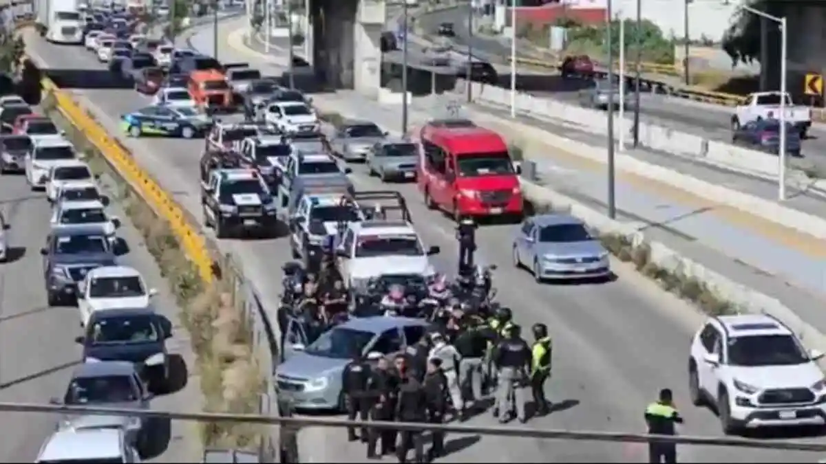 ¡Domingo de Persecución y balacera en el Periférico Ecológico!