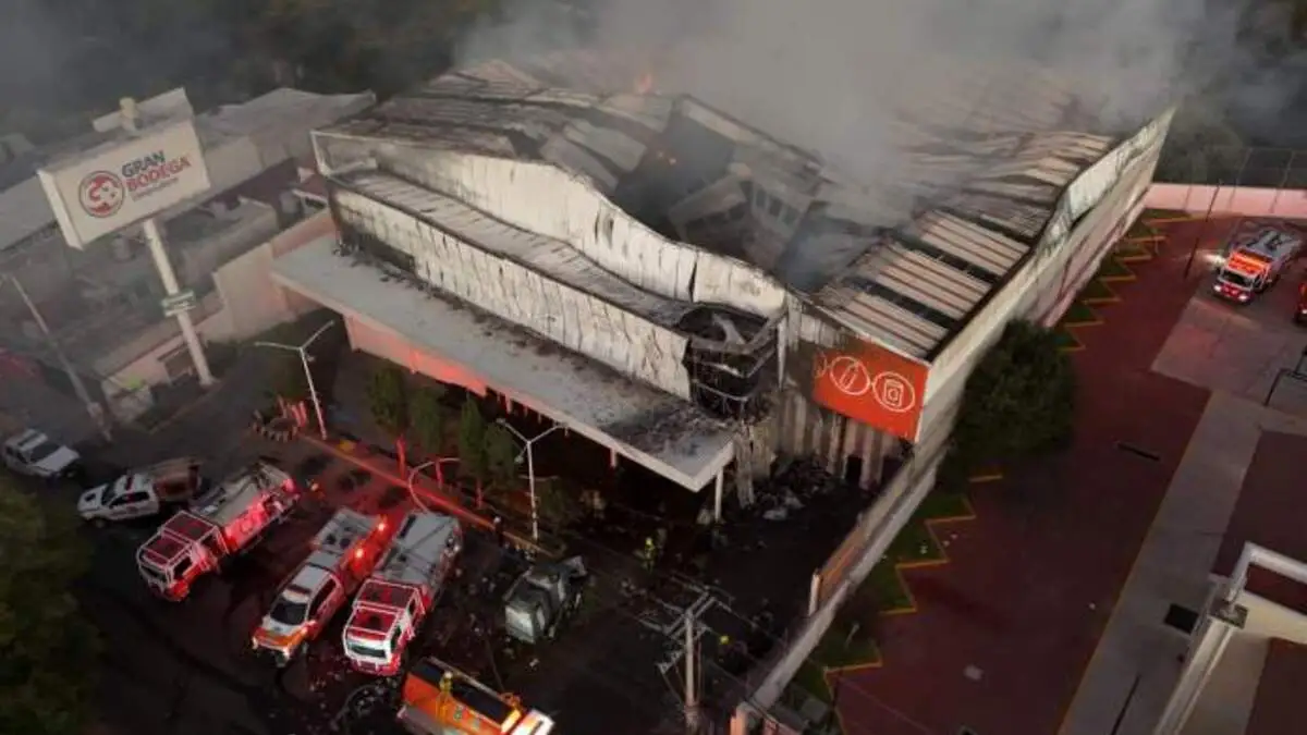 Se incendia "La Gran Bodega" de Amalucan ¿Qué pasó?