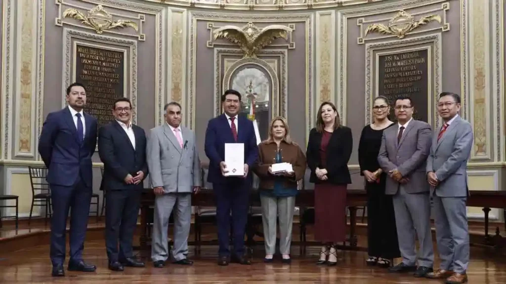 Gobierno de Puebla presenta Paquete Económico 2025 sin deuda