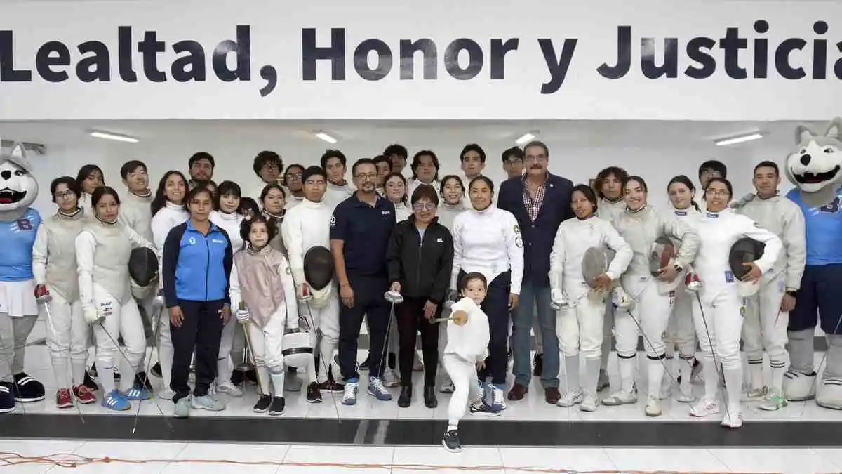 Lilia Cedillo inaugura Sala de Armas para Esgrima en la BUAP