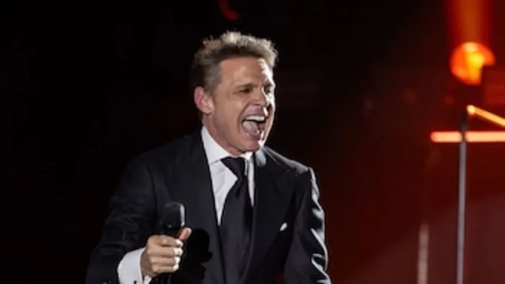 Luis Miguel para su concierto en Puebla, no dejaba de toser