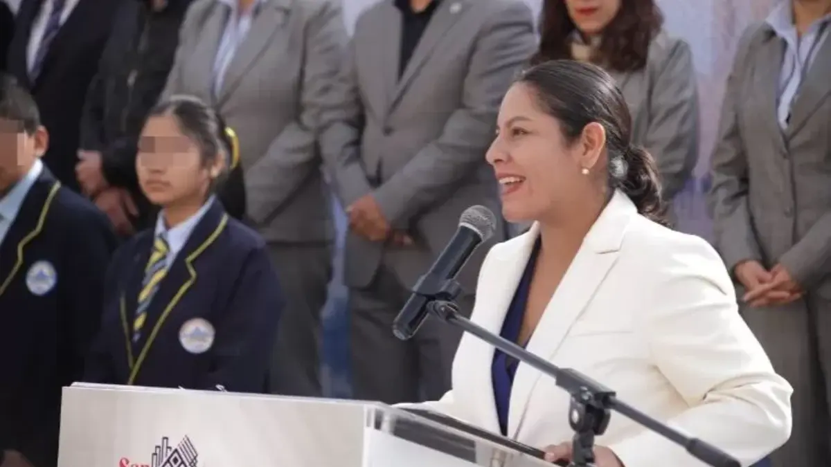 Lupita Cuautle celebra su primera ceremonia cívica en SACH